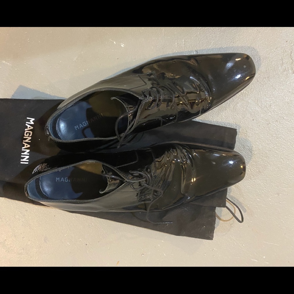 Magnanni Black Dress Shoes